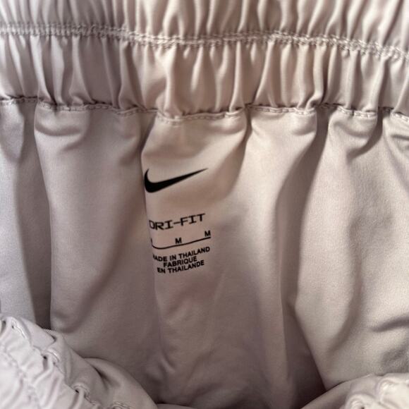 Nike One Dri-FIT Ultra High-Waisted 3" Brief-Lined Shorts Women's Medium Purple - Picture 5 of 8